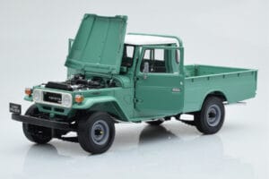 Toyota Land Cruiser 40 4x4 Pickup Green Kyosho 1:18 08958FG Diecast - image 2 of 8