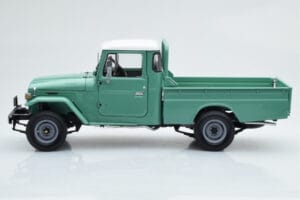 Toyota Land Cruiser 40 4x4 Pickup Green Kyosho 1:18 08958FG Diecast - image 5 of 8