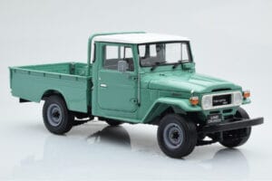 Toyota Land Cruiser 40 4x4 Pickup Green Kyosho 1:18 08958FG Diecast - image 6 of 8