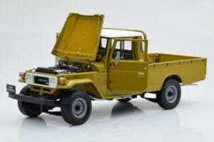 Toyota Land Cruiser 40 4x4 Pickup Olive Kyosho 1:18 08958K Diecast - image 2 of 8
