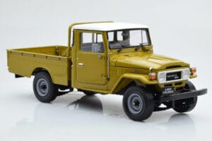 Toyota Land Cruiser 40 4x4 Pickup Olive Kyosho 1:18 08958K Diecast - image 6 of 8