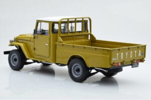 Toyota Land Cruiser 40 4x4 Pickup Olive Kyosho 1:18 08958K Diecast - image 7 of 8