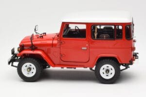 Toyota Land Cruiser FJ40 Van Red Kyosho 1:18 08971R Diecast - image 4 of 8