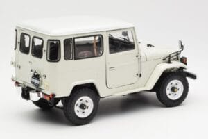Toyota Land Cruiser FJ40 Van White Kyosho 1:18 08971W Diecast - image 3 of 8