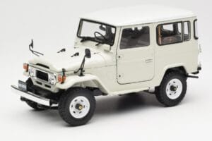 Toyota Land Cruiser FJ40 Van White Kyosho 1:18 08971W Diecast