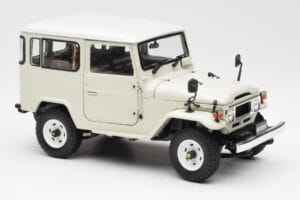 Toyota Land Cruiser FJ40 Van White Kyosho 1:18 08971W Diecast - image 6 of 8
