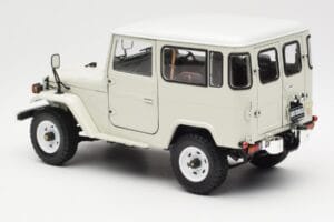 Toyota Land Cruiser FJ40 Van White Kyosho 1:18 08971W Diecast - image 7 of 8