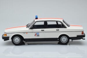 Volvo 240 GL Politie Belgium Minichamps 1:18 155171492 Diecast - image 3 of 6