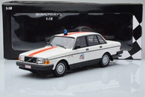 Volvo 240 GL Politie Belgium Minichamps 1:18 155171492 Diecast - image 6 of 6
