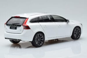 Volvo V60 D3 Crystal White FAW 1:18 9430840 Diecast - image 3 of 7