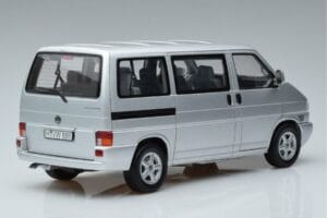 Volkswagen T4b Transporter Caravelle Minibus Schuco 1:18 450041500 Diecast - image 3 of 8
