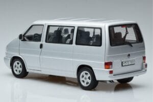 Volkswagen T4b Transporter Caravelle Minibus Schuco 1:18 450041500 Diecast - image 7 of 8