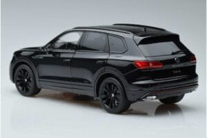 Volkswagen Touareg CR Black FAW 1:18 LTC761021BLA Diecast - image 6 of 7