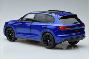 Volkswagen Touareg CR Blue FAW 1:18 LTC761021BLU Diecast - image 6 of 7