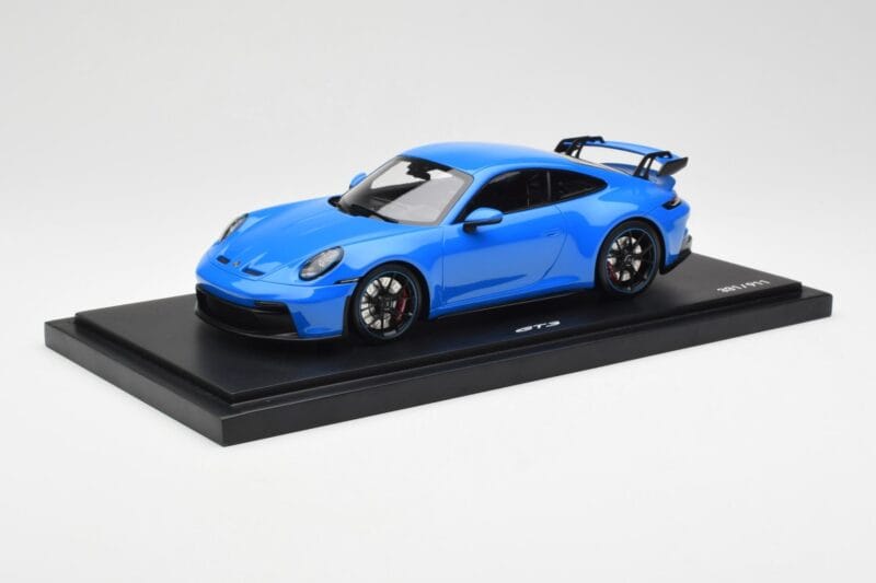 Porsche 911 992 GT3 Shark Blue Minichamps 1:18 Porsche 911 992 GT3 Shark Blue Minichamps 1:18 WAP0211490M003 Resin