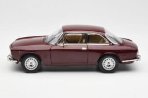 Alfa Romeo 2000 GTV Maroon Red Norev 1:18 187916 Diecast - image 4 of 8