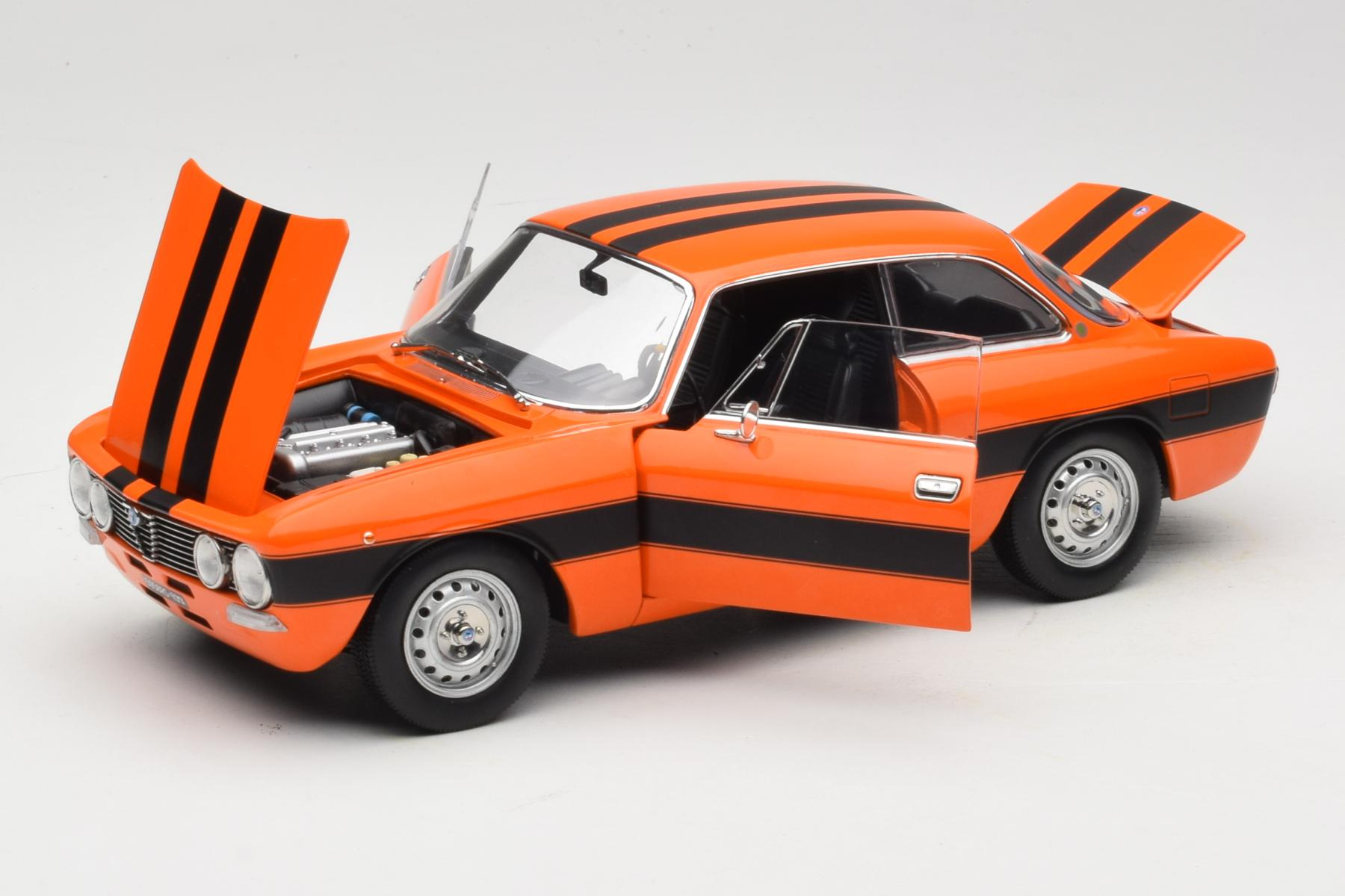 Norev Alfa Romeo 2000 GTV 1:18 Orange Diecast Coupe