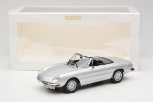 Alfa Romeo 2000 Spider Silver Norev 1:18 187884 Diecast - image 6 of 6