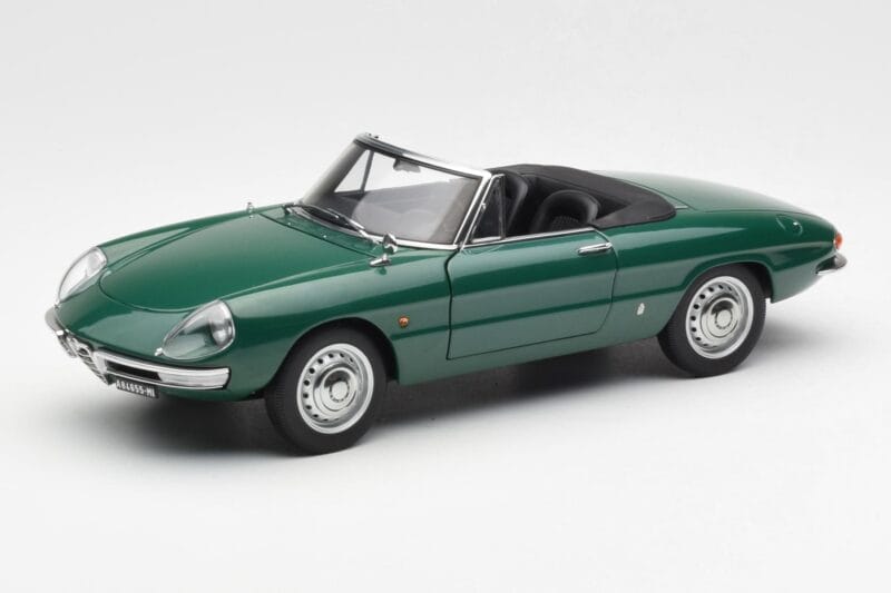 Alfa Romeo Duetto Spider Green AUTOart 1:18 70138 Diecast