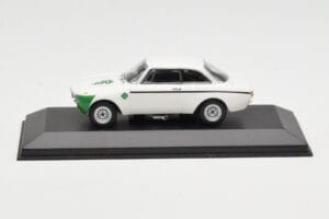 Alfa Romeo Giulia 1300 GTA Junior White Minichamps 1:43 400120601 Diecast