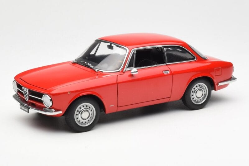 Alfa Romeo GT 1300 Junior LHD Red AUTOart 1:18 70131 Diecast
