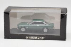 Alfa Romeo Giulia GTA 1300 Junior Green Minichamps 1:43 ALFA010 Diecast - image 4 of 4