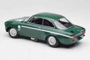 Alfa Romeo GTA 1300 Junior Green Minichamps 1:18 155120022 Diecast - image 5 of 6