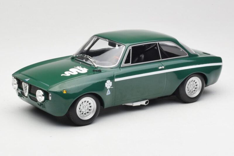 Alfa Romeo GTA 1300 Junior Green Minichamps 1:18 Alfa Romeo GTA 1300 Junior Green Minichamps 1:18 155120022 Diecast
