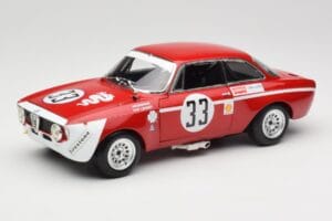 Alfa Romeo GTA 1300 Junior #33 T. Hezemans / G. van Lennep Hezemans Jarama 1972 Minichamps 1:18 100721233 Diecast