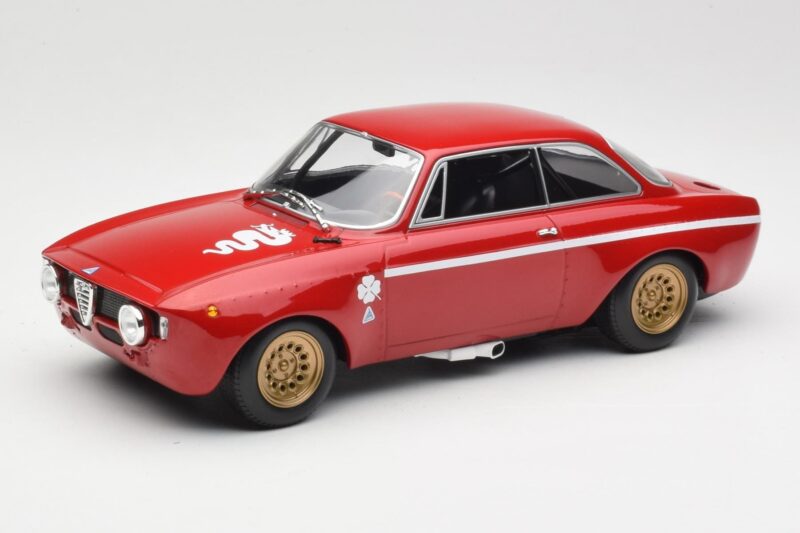 Alfa Romeo GTA 1300 Junior Red Minichamps 1:18 Alfa Romeo GTA 1300 Junior Red Minichamps 1:18 155120020 Diecast