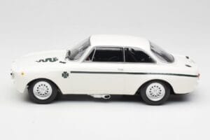 Alfa Romeo GTA 1300 Junior White Minichamps 1:18 155120021 Diecast - image 3 of 6