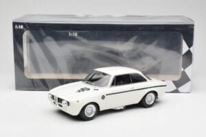 Alfa Romeo GTA 1300 Junior White Minichamps 1:18 155120021 Diecast - image 6 of 6