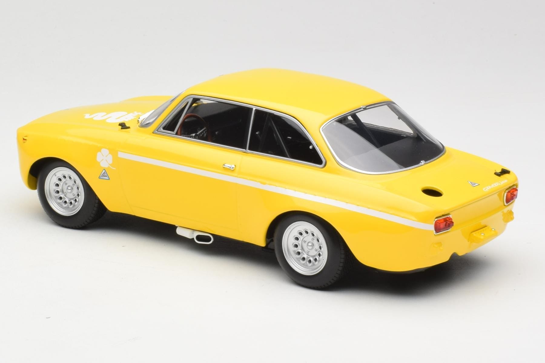 Minichamps Alfa Romeo GTA 1300 Junior 1:18 Diecast