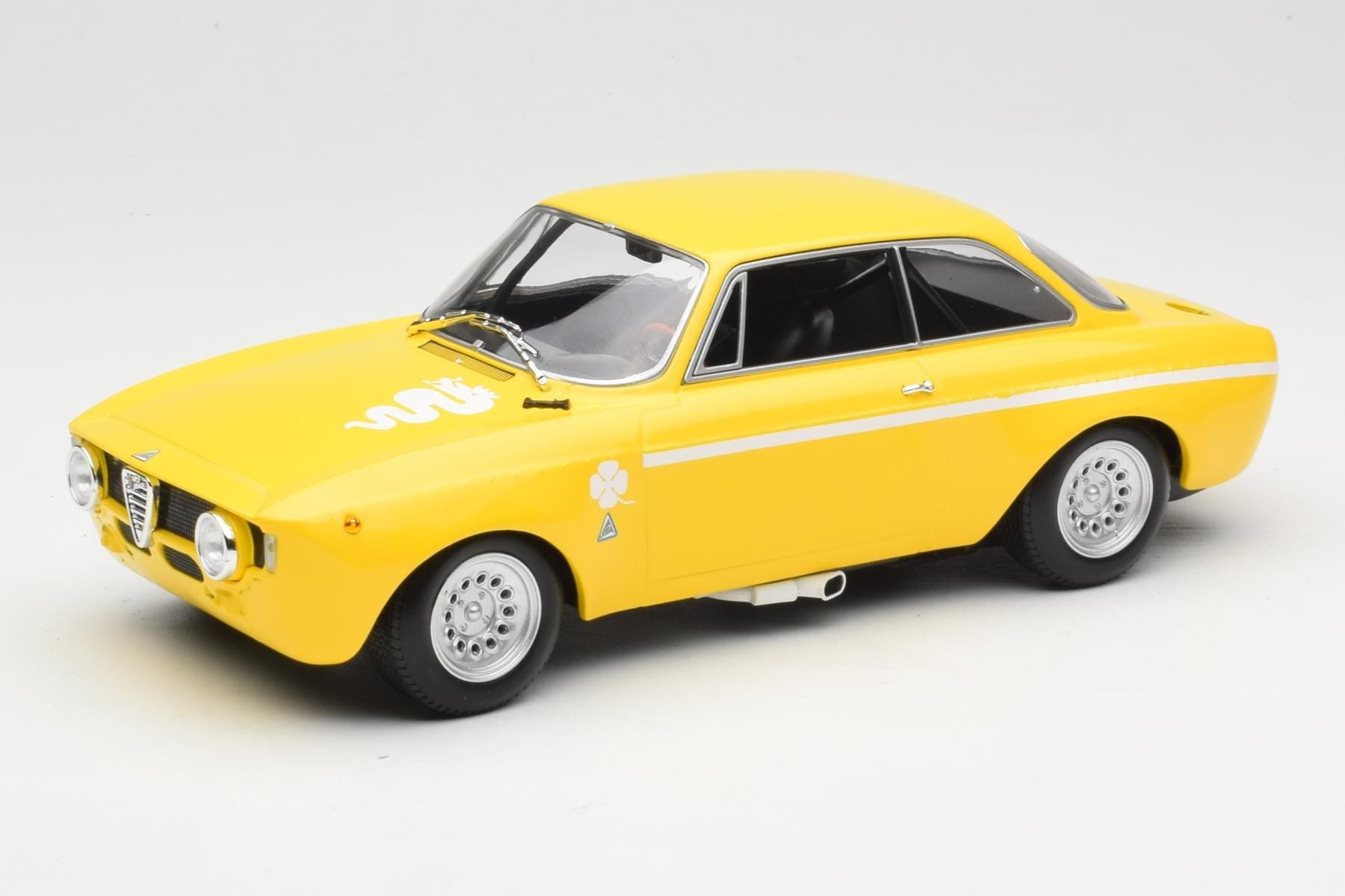 Minichamps Alfa Romeo GTA 1300 Junior 1:18 Diecast