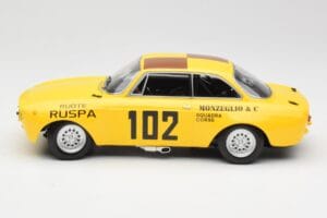 Alfa Romeo GTA 1300 #102 Squadra Corse R. Zanetti / M. Ruspa / Monzeglio Targa Florio 1971 Minichamps 1:18 155711202 Diecast - image 3 of 6