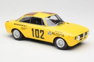 Alfa Romeo GTA 1300 #102 Squadra Corse R. Zanetti / M. Ruspa / Monzeglio Targa Florio 1971 Minichamps 1:18 155711202 Diecast - image 4 of 6