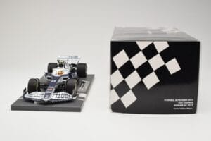 AlphaTauri AT03 #22 Y. Tsunoda Bahrain GP 2022 Minichamps 1:18 117220122 Diecast - image 6 of 6