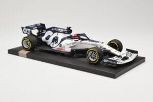 AlphaTauri Honda AT01 #26 D. Kvyat Italian GP 2020 Minichamps 1:18 117200826 Diecast - image 4 of 6