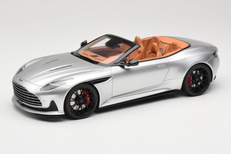 Aston Martin DB12 Volante Silver GT Spirit 1:18 Aston Martin DB12 Volante Silver GT Spirit 1:18 GT945 Resin