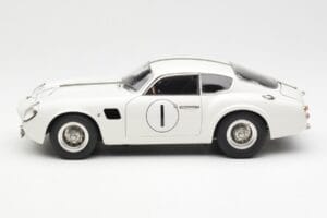 Aston Martin DB4 GT Zagato #1 24 Hours of Le Mans 1961 CMC 1:18 M-139 Diecast - image 3 of 6