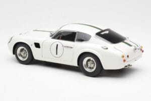 Aston Martin DB4 GT Zagato #1 24 Hours of Le Mans 1961 CMC 1:18 M-139 Diecast - image 5 of 6