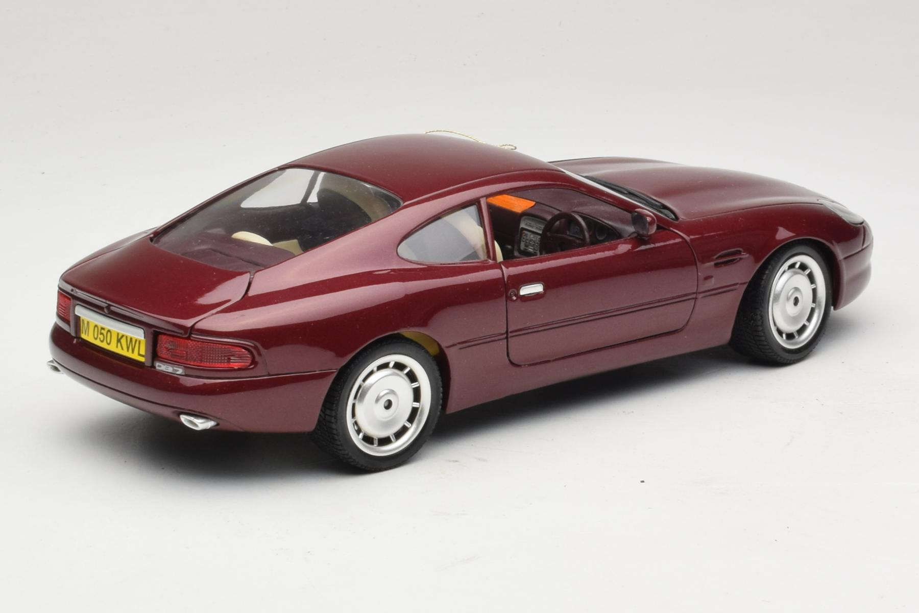 Guiloy Aston Martin DB7 1:18 Red Diecast Model