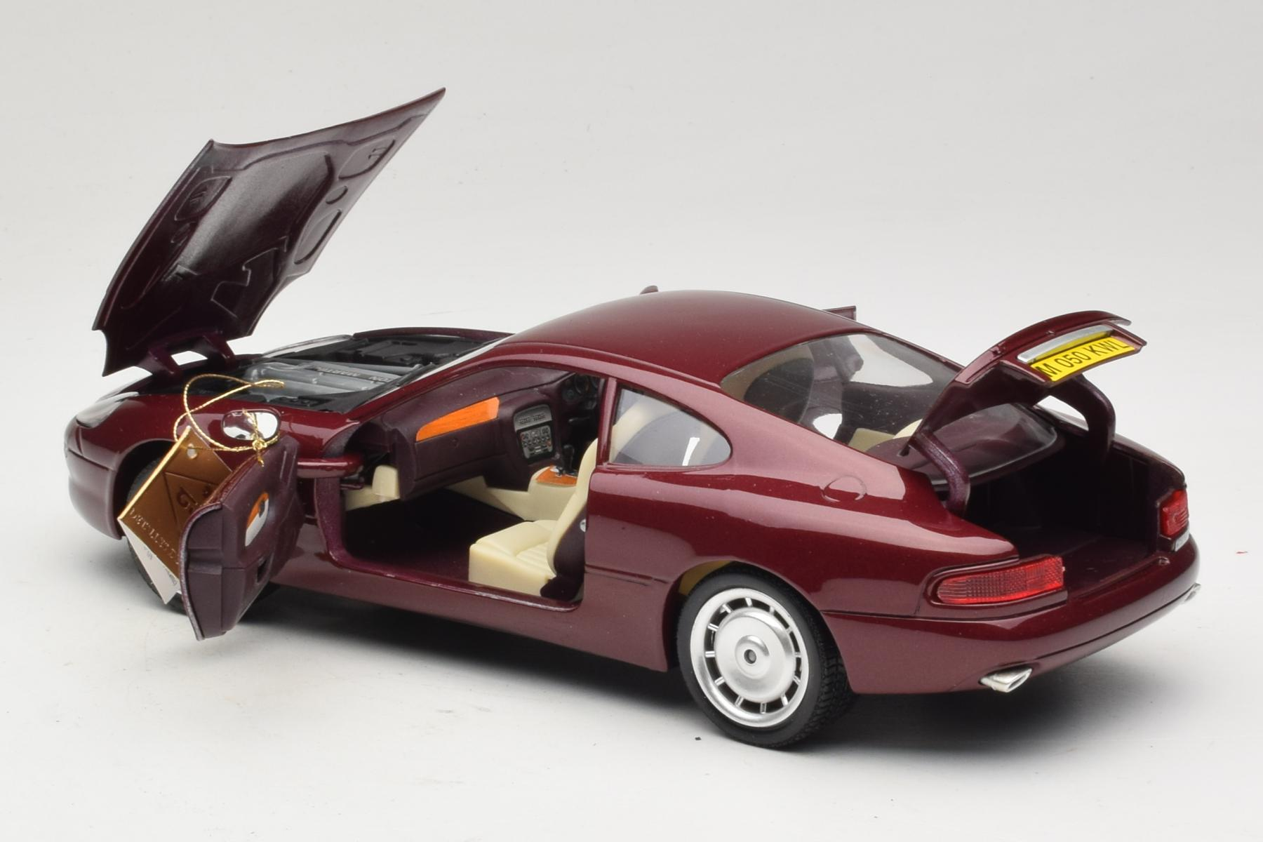 Guiloy Aston Martin DB7 1:18 Red Diecast Model