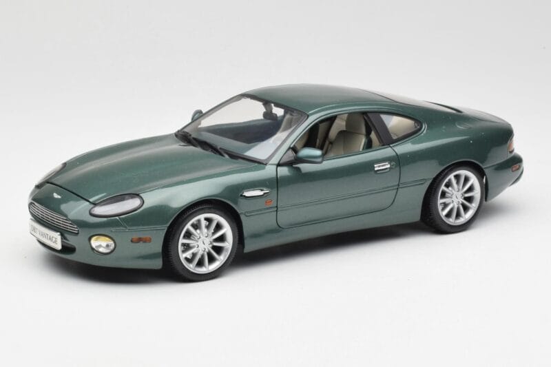 Aston Martin DB7 Vantage Green Maisto 1:18 36880 Diecast