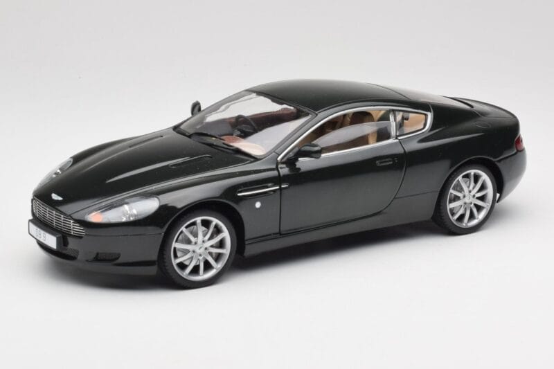 Aston Martin DB9 Black Solido 1:18 15025600 Diecast