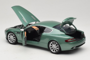 Aston Martin DB9 Green Minichamps 1:18 150137322 Diecast - image 5 of 8