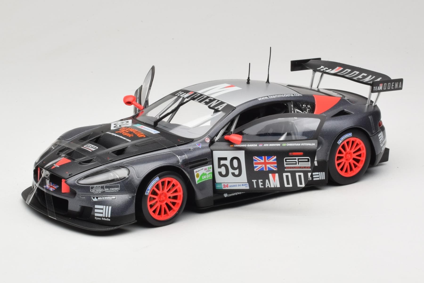 Solido Aston Martin DBR9 #59 Le Mans 2006 1:18