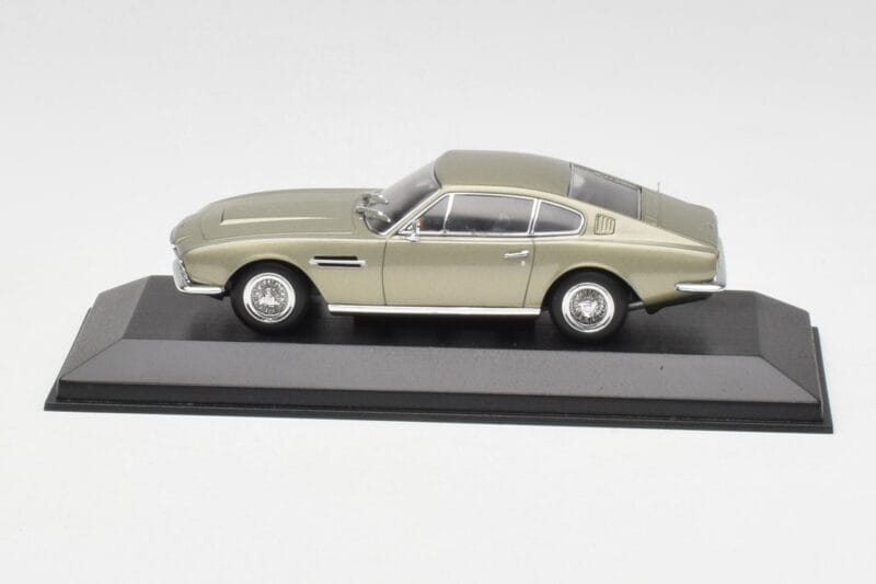 Aston Martin DBS Silver Green Metallic Minichamps 1:43 400137600 Diecast