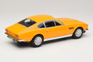 Aston Martin DBS Yellow GT Spirit 1:18 GT079 Resin - image 2 of 6