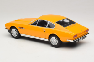 Aston Martin DBS Yellow GT Spirit 1:18 GT079 Resin - image 5 of 6